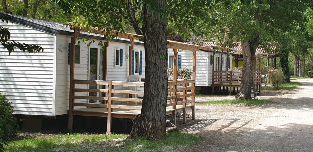 Camping Avec Piscine Et Riviere A Tournon Sur Rhone Ardeche ภายนอก รูปภาพ